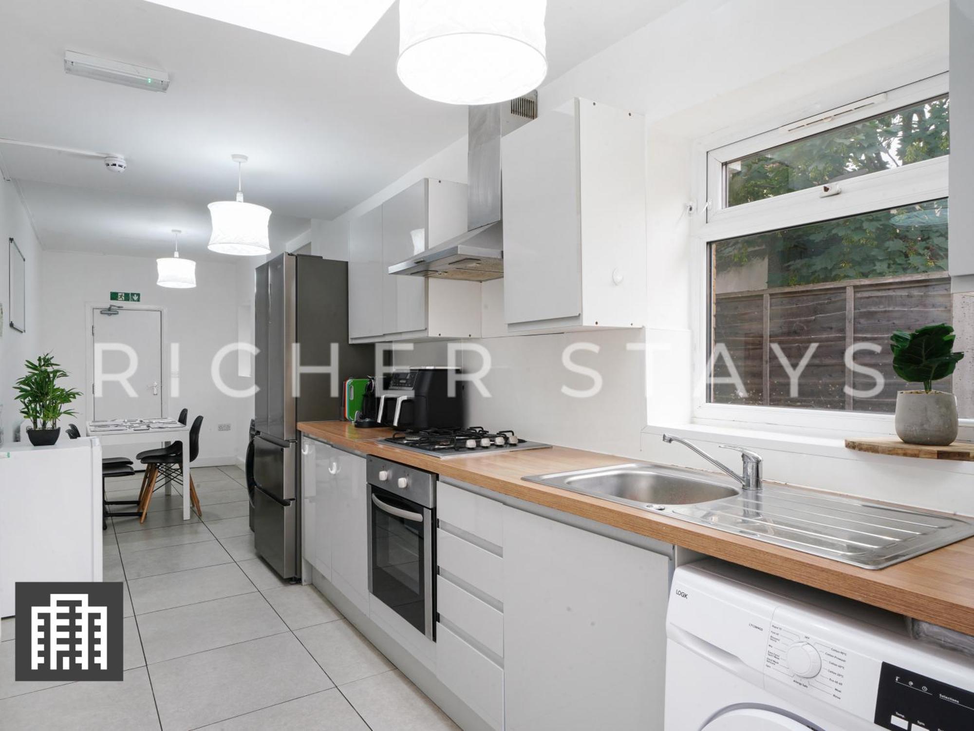 Large Home For Contractors & Families - Garden & Amenities London Ngoại thất bức ảnh
